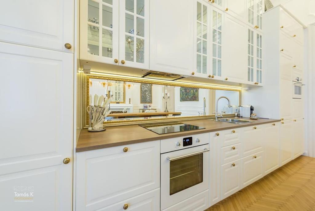 Bpr The Golden Astoria With Balcony And A/c Appartamento